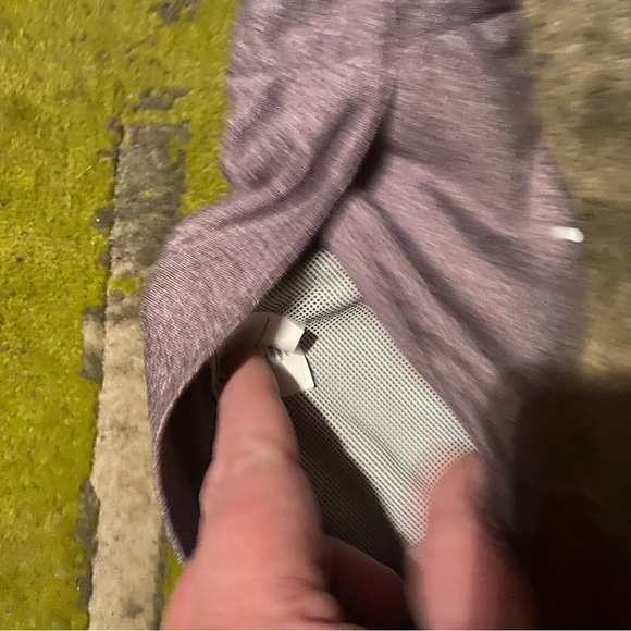 Nike waist band an sweatshirt. - Picture 4 of 5